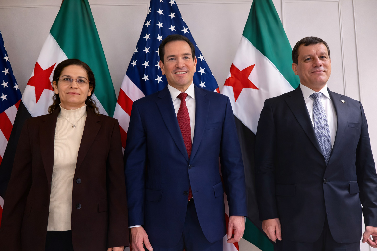 الجنرال مظلوم عبدي: شاركنا في اجتماع ميونخ كممثلين عن الدولة السورية